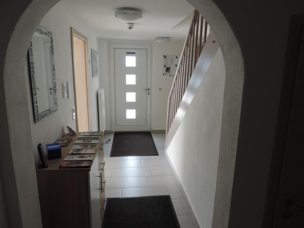 Pension Am Kirchberg Wehringen Экстерьер фото