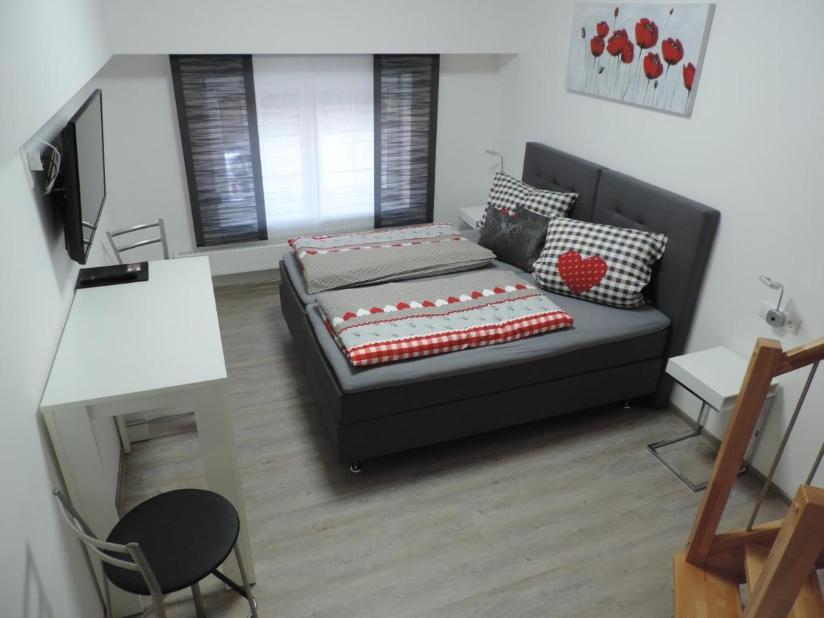 Pension Am Kirchberg Wehringen Экстерьер фото